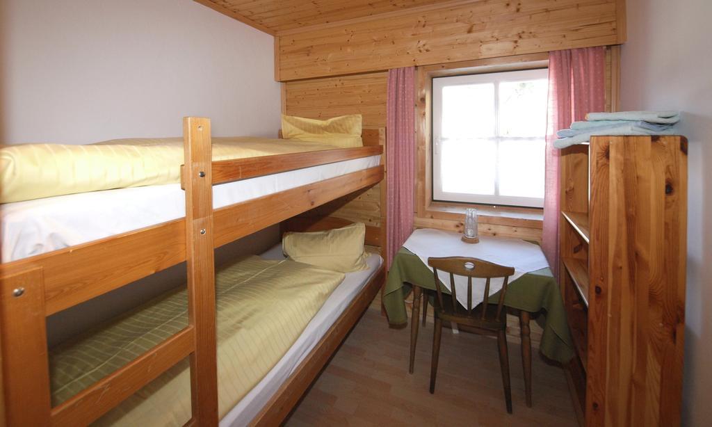 Gasthof Pesbichl Goldegg Room photo